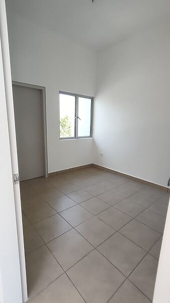 photo_6330325304164946292_y