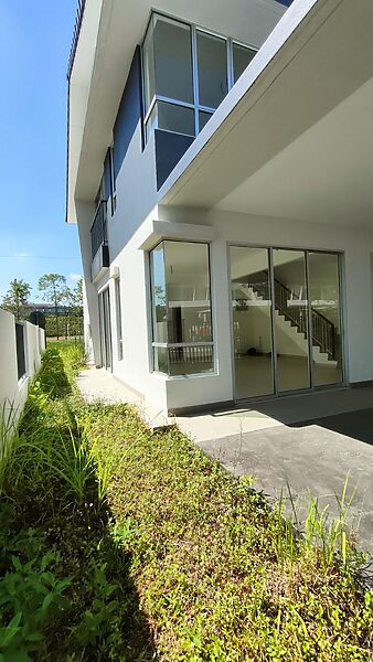 photo_6330325304164946301_y