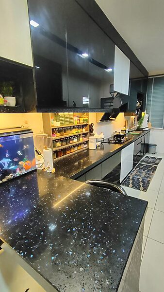 photo_6115928456668319858_y