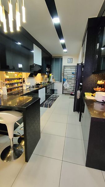 photo_6115928456668319859_y