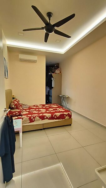 photo_6115928456668319860_y