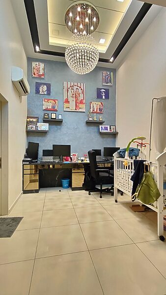 photo_6115928456668319861_y