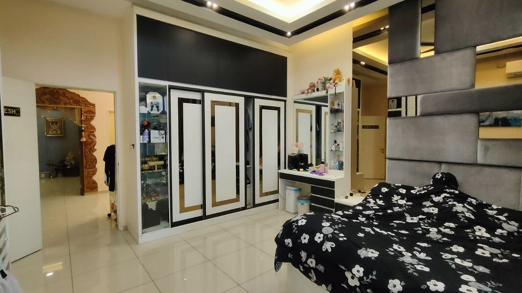 photo_6115928456668319862_y