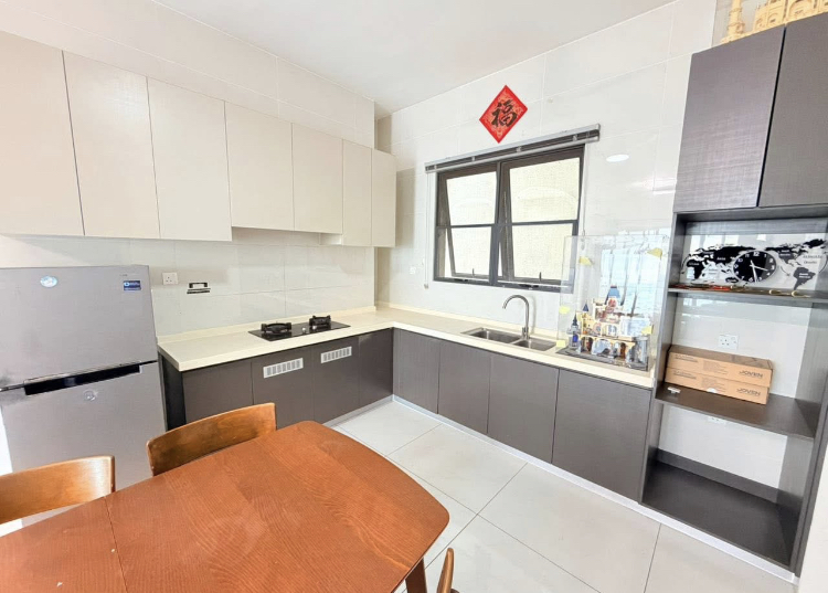 7A0B3F4C-B57E-490E-92F6-B2D7103D927A