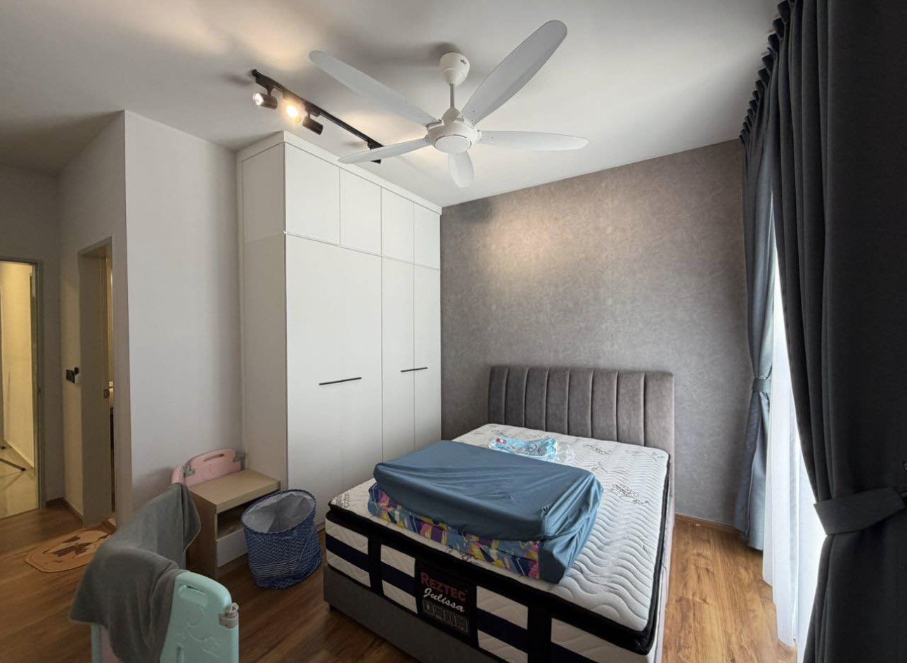 Well Furnished Studio @ Aman Heights Condo