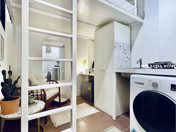 private studio available for rent at UNIV 360