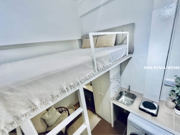 private studio available for rent at UNIV 360