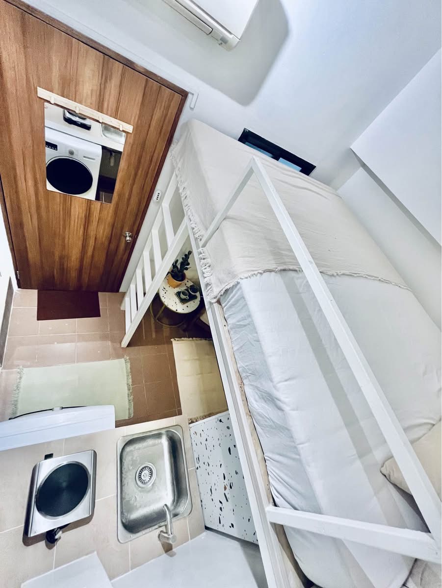 private studio available for rent at UNIV 360
