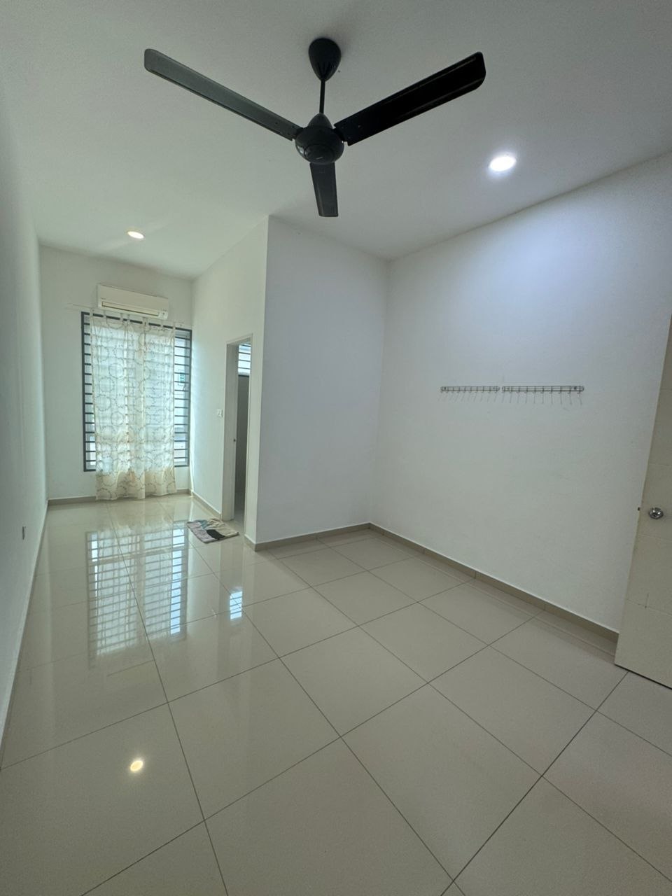 Sendayan Hijayu 1B New Painted Below Value