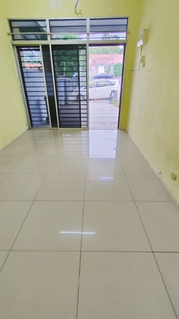 photo_6224106137255087894_y Taman Dawn Seremban Single Storey EndLot