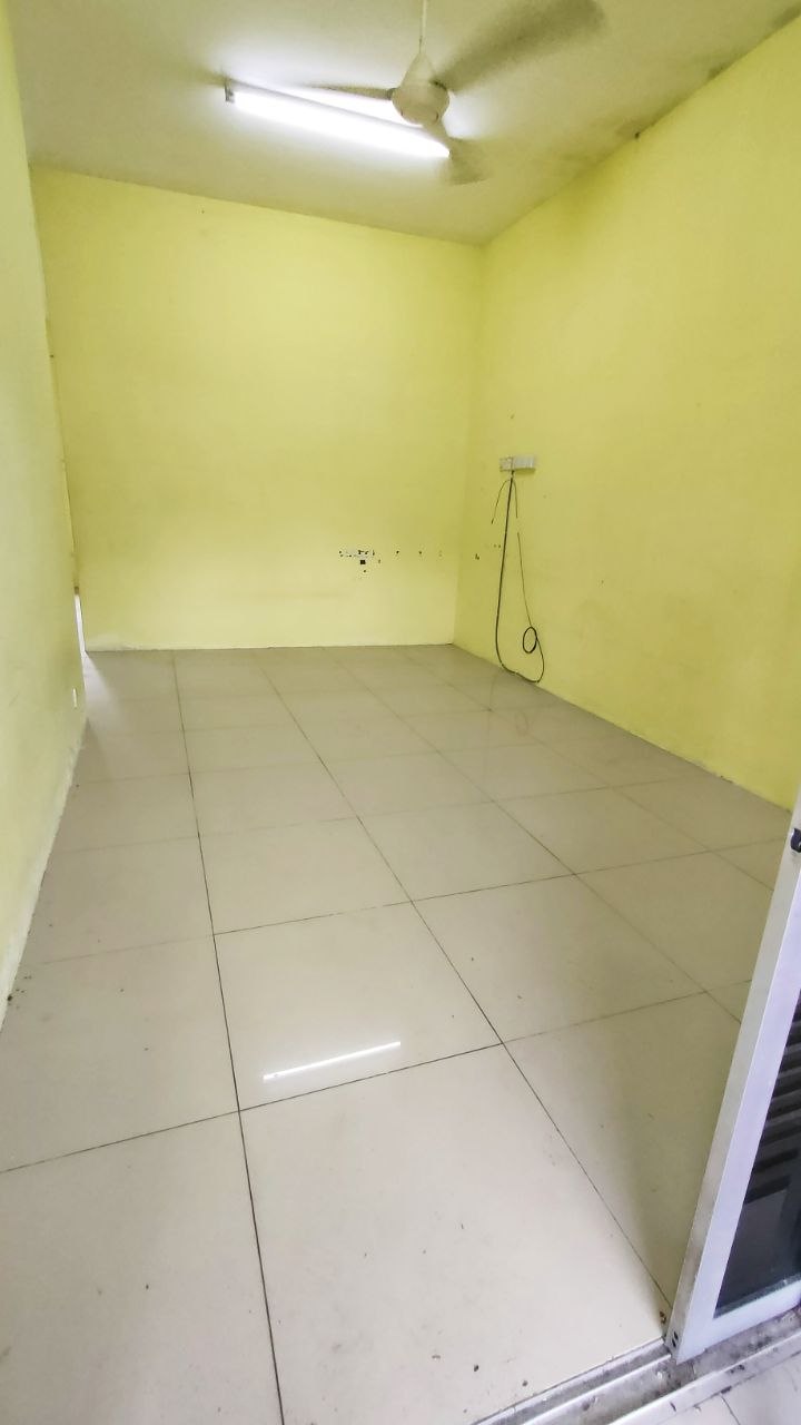 photo_6224106137255087895_y Taman Dawn Seremban Single Storey EndLot
