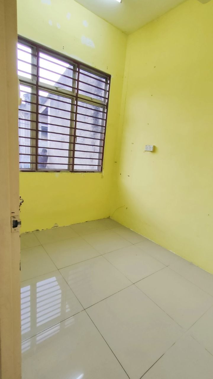 photo_6224106137255087897_y Taman Dawn Seremban Single Storey EndLot