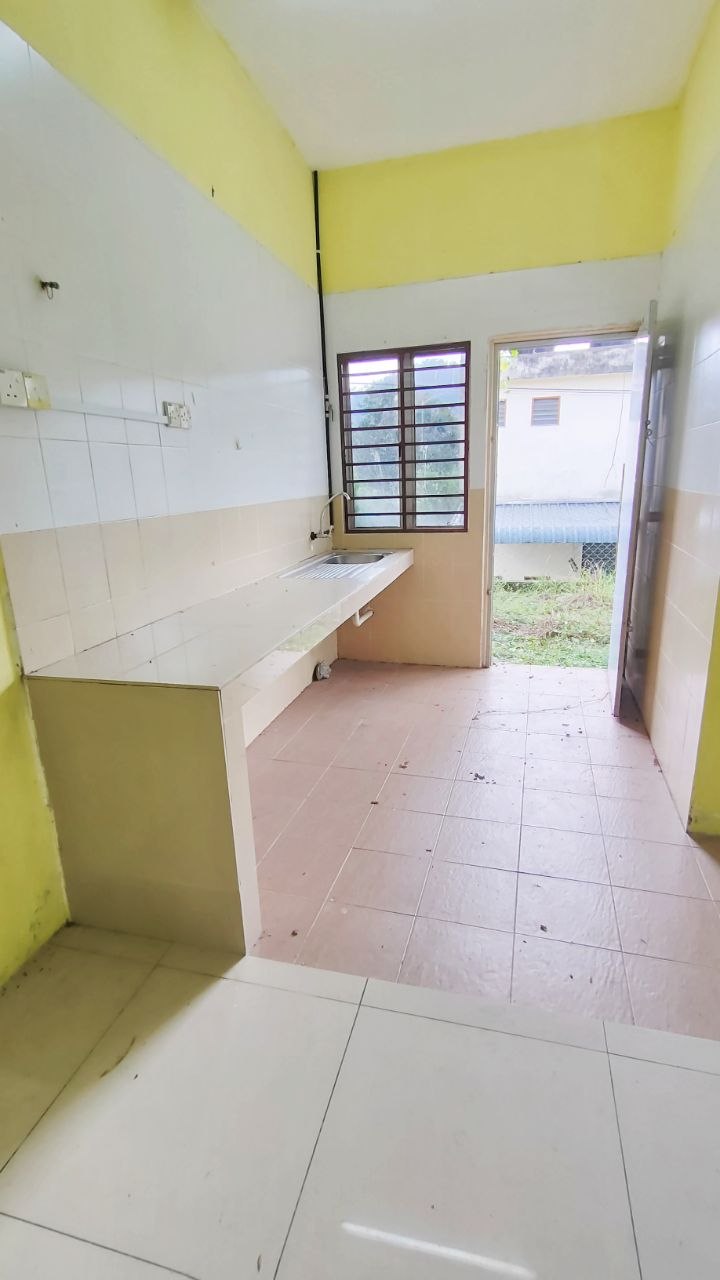 photo_6224106137255087899_y Taman Dawn Seremban Single Storey EndLot