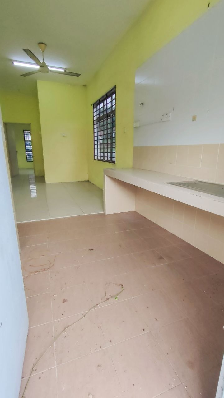 photo_6224106137255087901_y Taman Dawn Seremban Single Storey EndLot