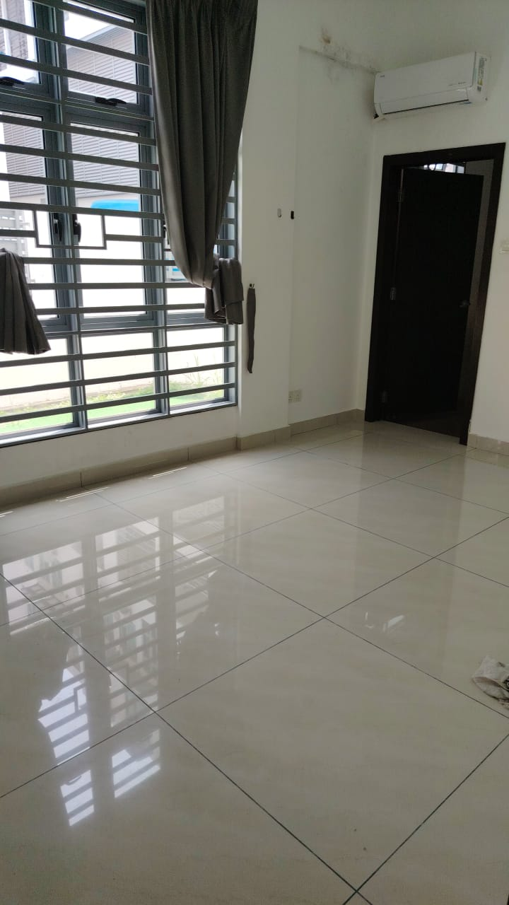 Sungai Ara 3-Storey Terrace WITH LIFT 5-Bedrooms 6-bathrms LA-2820sf