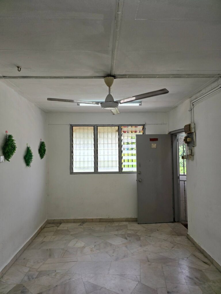 Well Kept. 1st Floor. Refurbished Economical 2 Rooms Flat