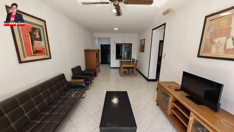 Marina Court | Walk to Malls! Top Floor & No Washing Machine